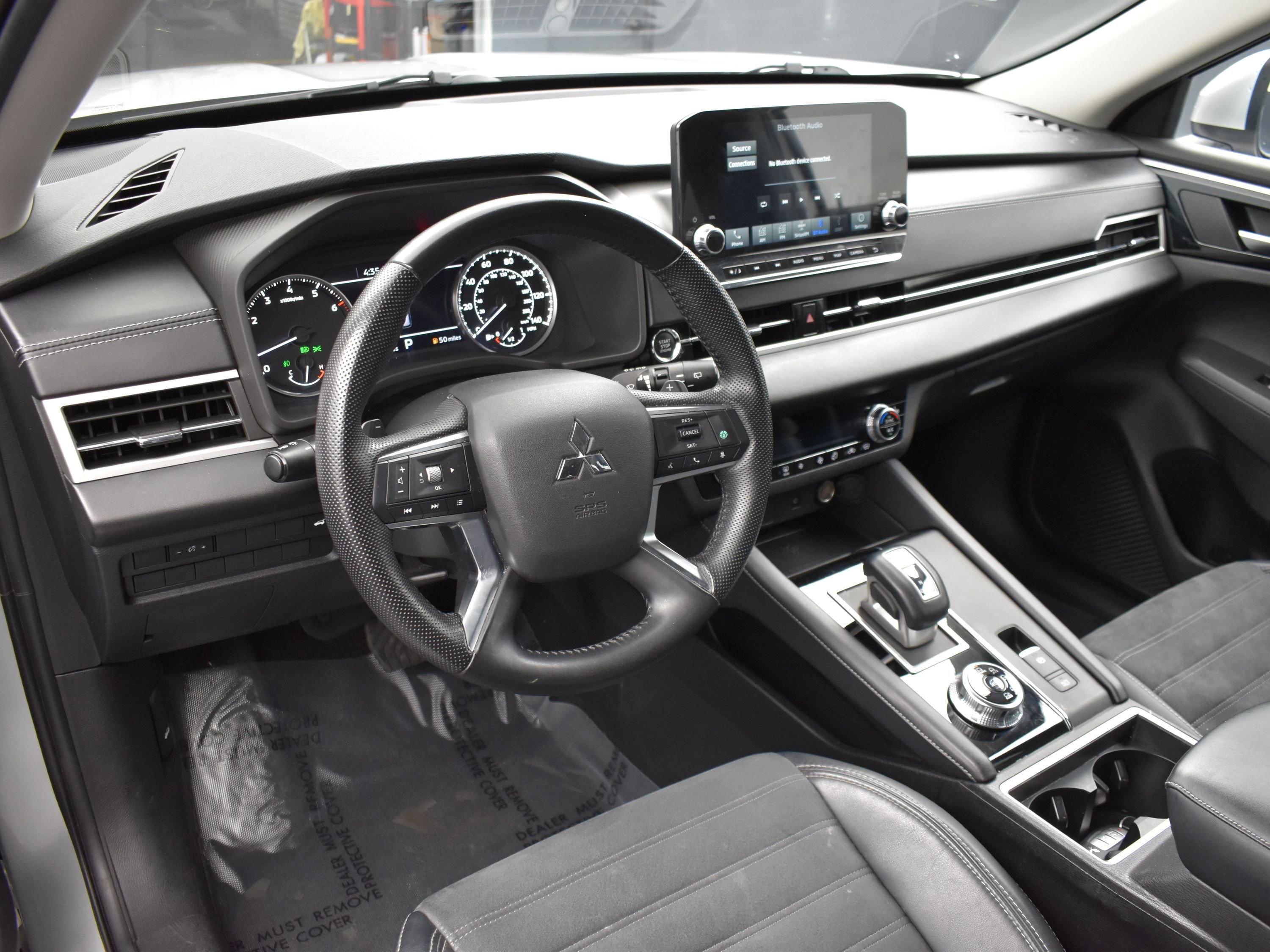 Used 2022 Mitsubishi Outlander SE image 16