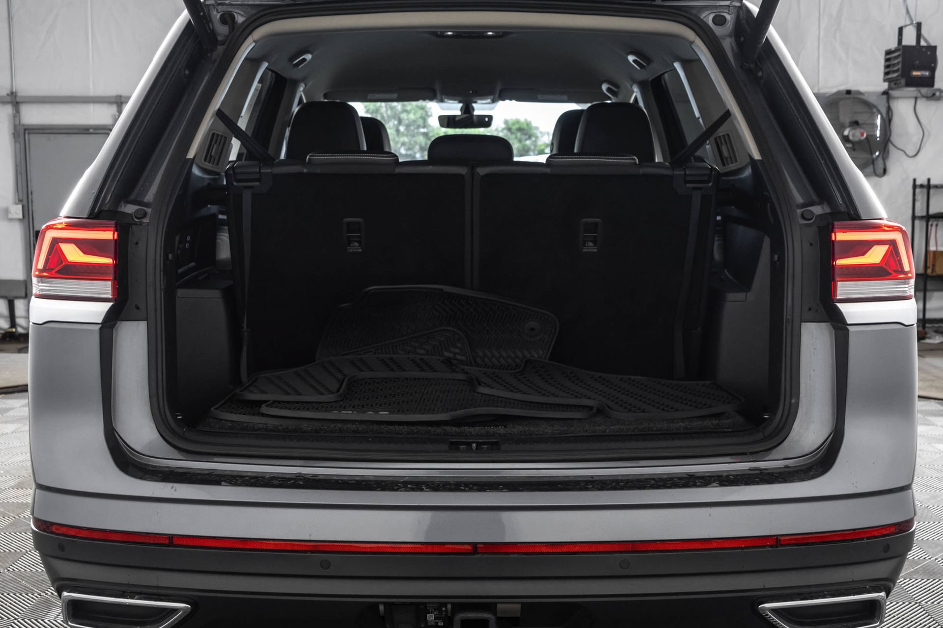 Used 2023 Volkswagen Atlas SE AWD/4WD image 38