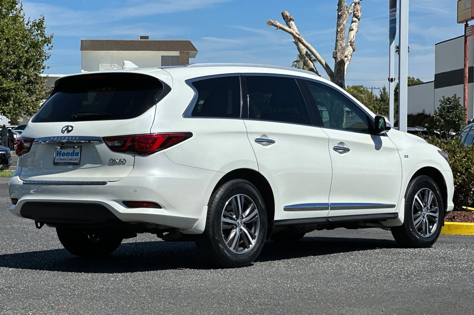 Used 2019 INFINITI QX60 Luxe w/ Essential Package AWD/4WD image 8