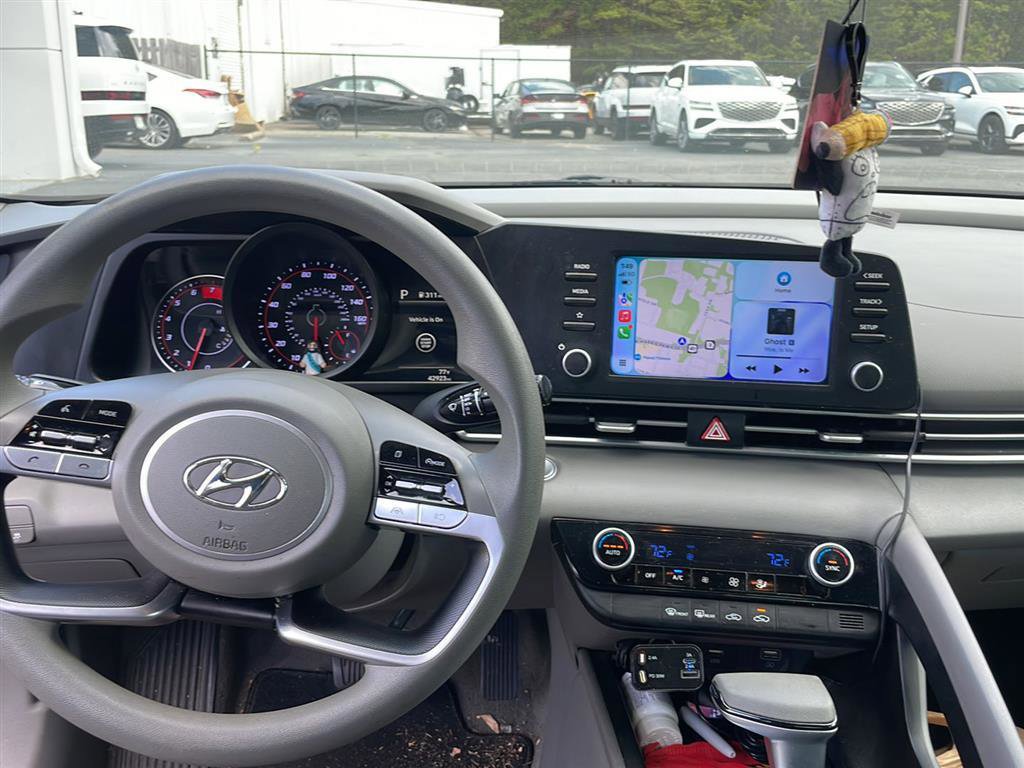 Used 2022 Hyundai Elantra SEL FWD image 13