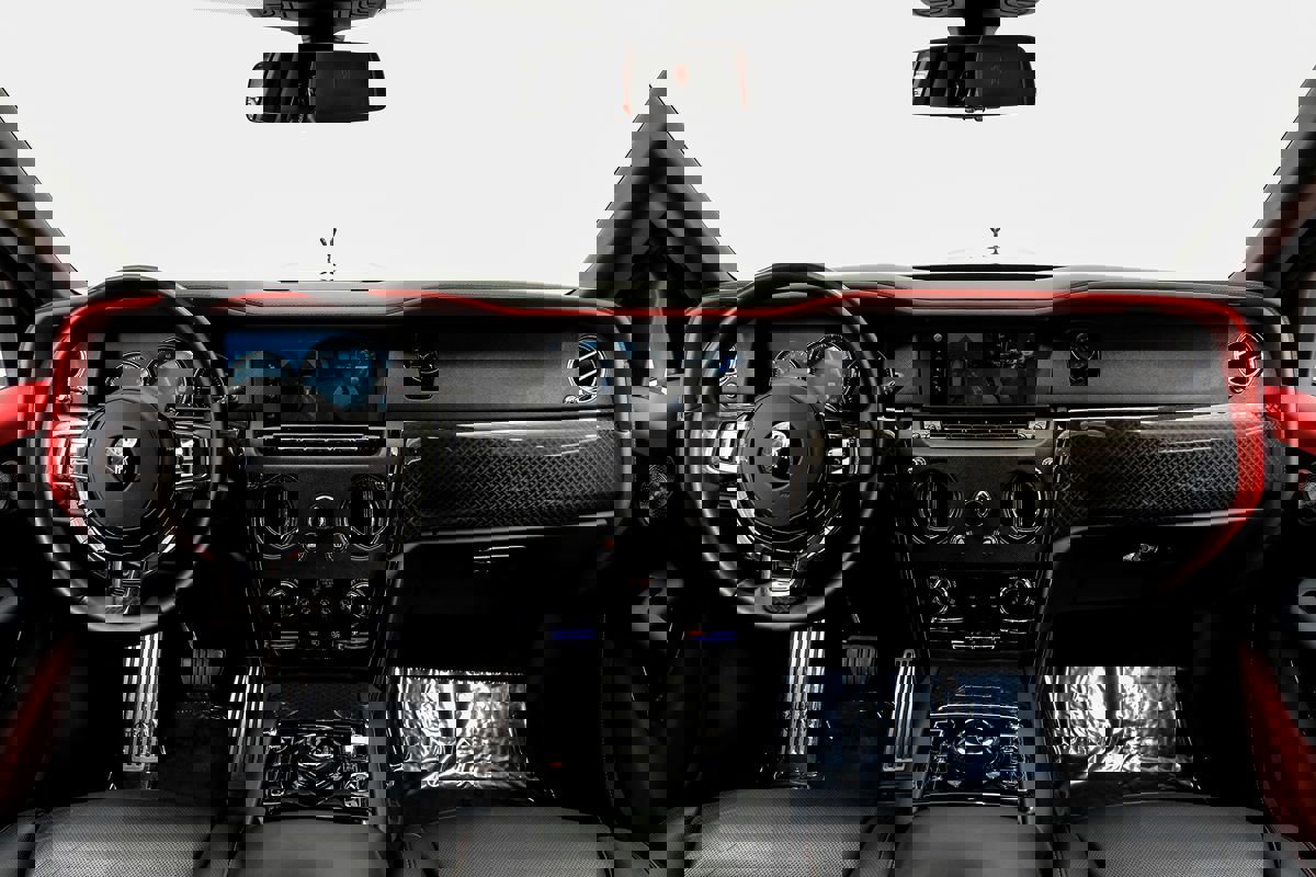 Used 2022 Rolls-Royce Cullinan Black Badge w/ Dark Exterior Package image 11