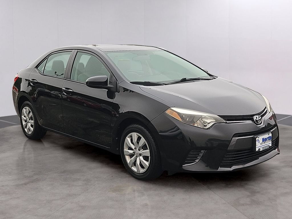 Used 2015 Toyota Corolla LE FWD image 3