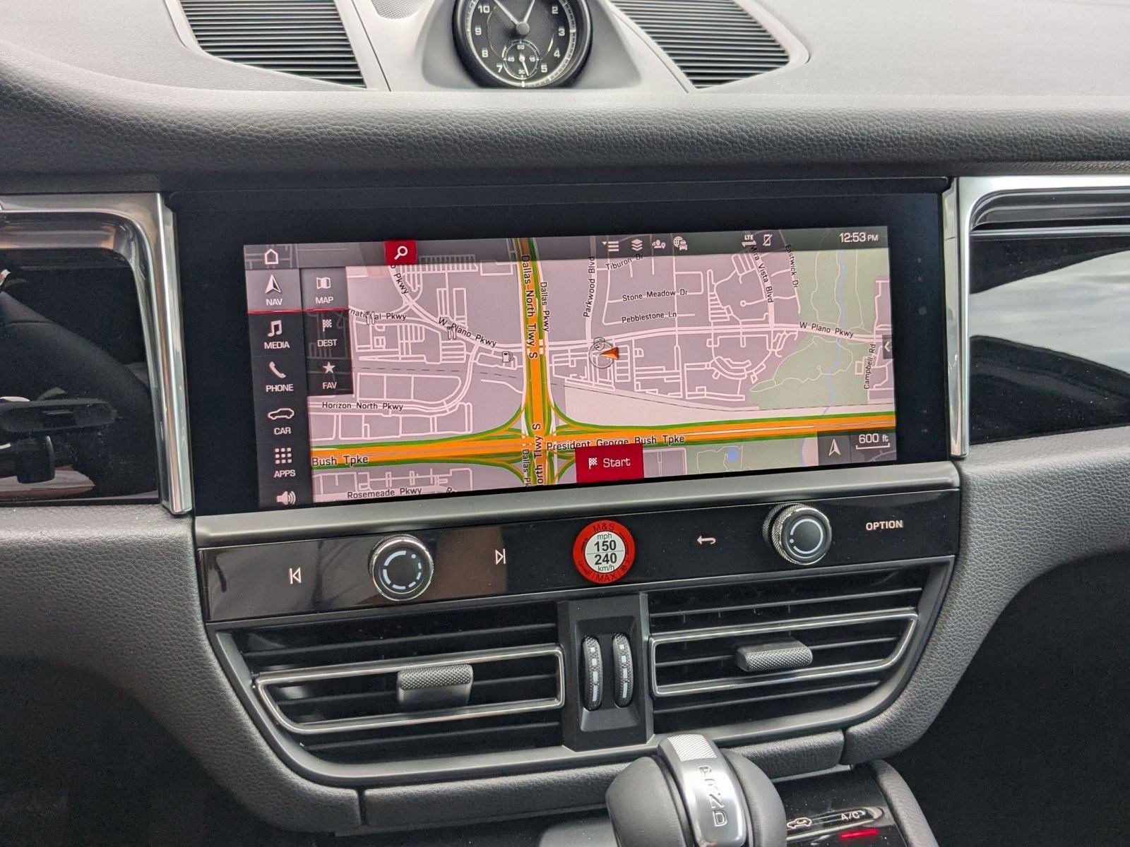 Certified 2025 Porsche Macan image 17