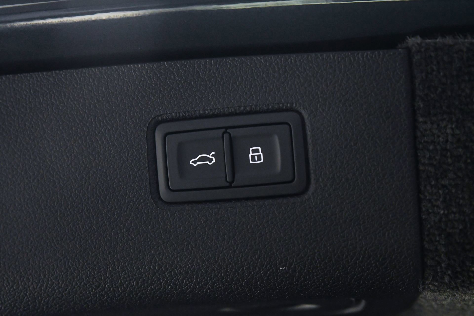 New 2025 Bentley Bentayga image 12