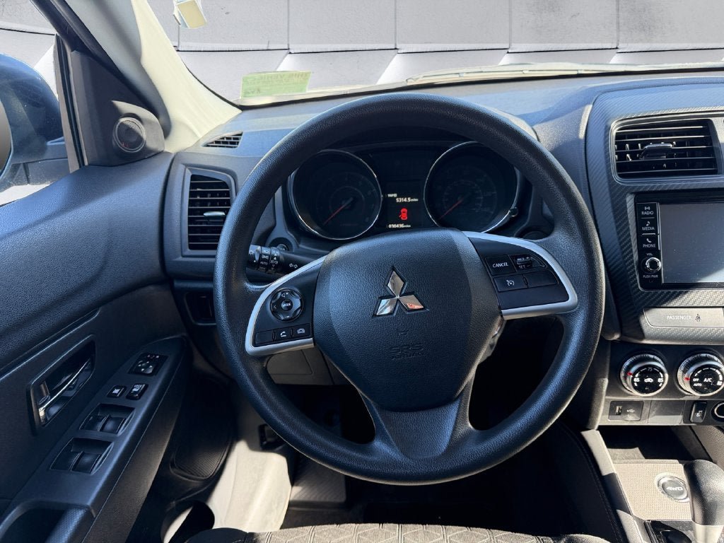 Used 2025 Mitsubishi Outlander Sport AWD image 13