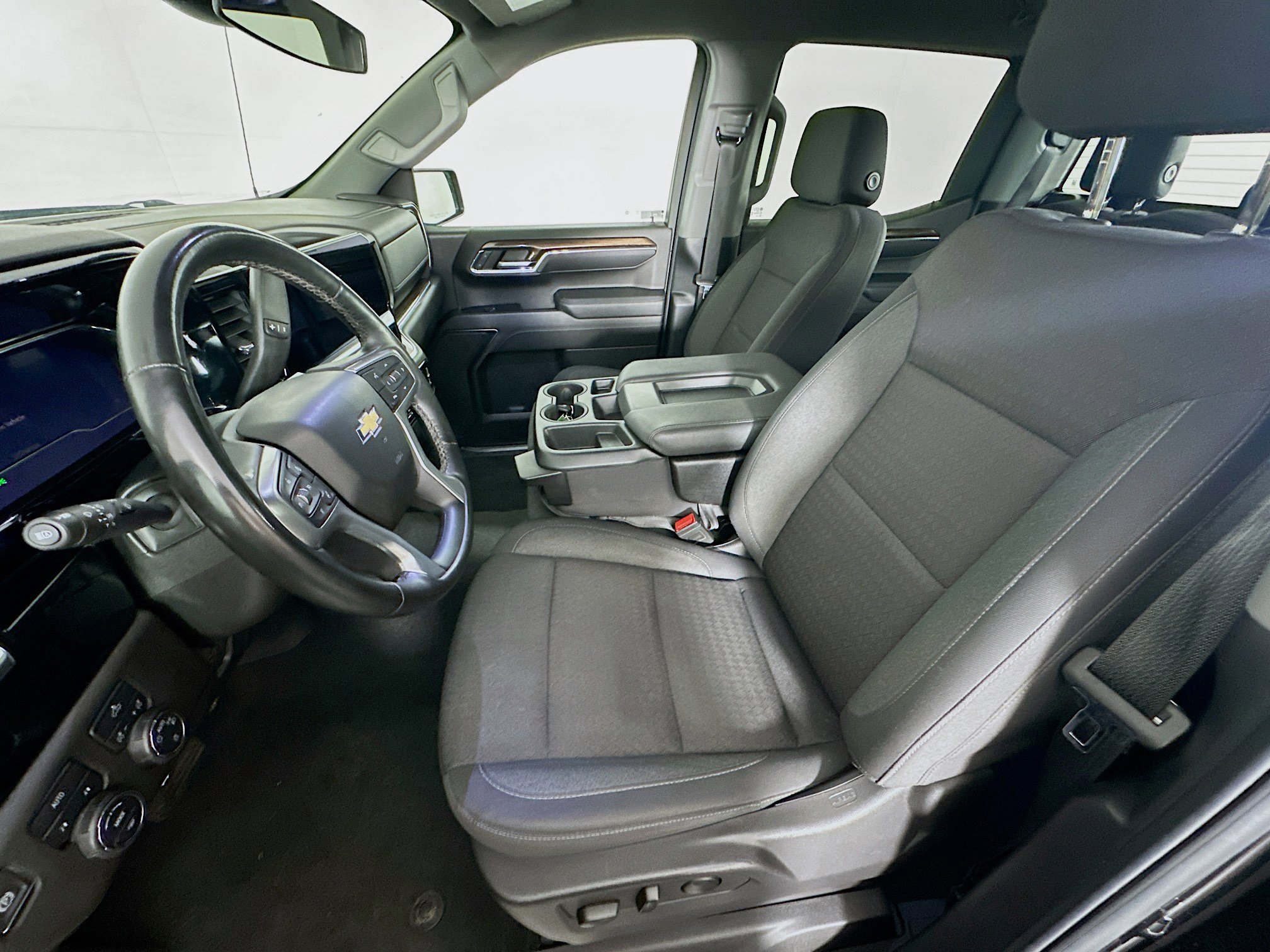 Used 2024 Chevrolet Silverado 1500 LT image 13