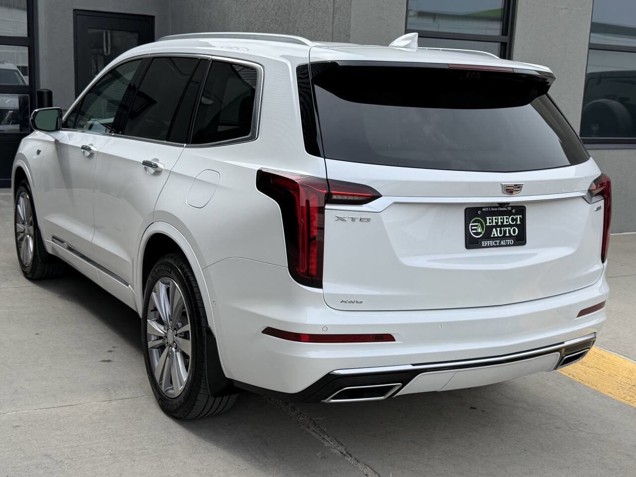 Used 2024 Cadillac XT6 Premium Luxury w/ Technology Package AWD/4WD image 8