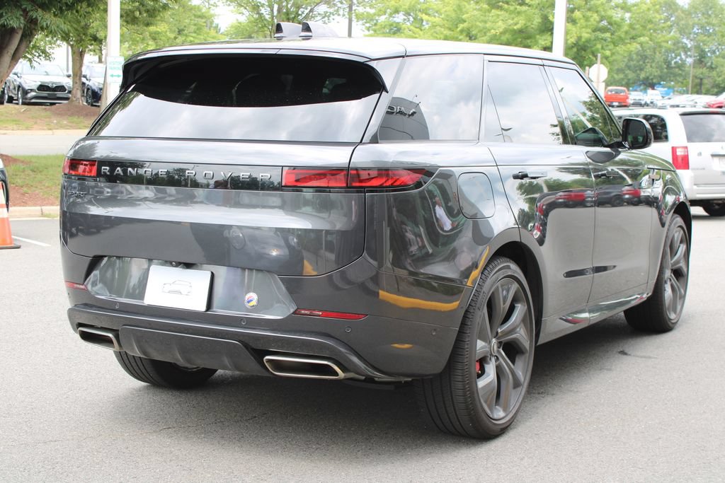 Used 2025 Land Rover Range Rover Sport Dynamic SE AWD/4WD image 4