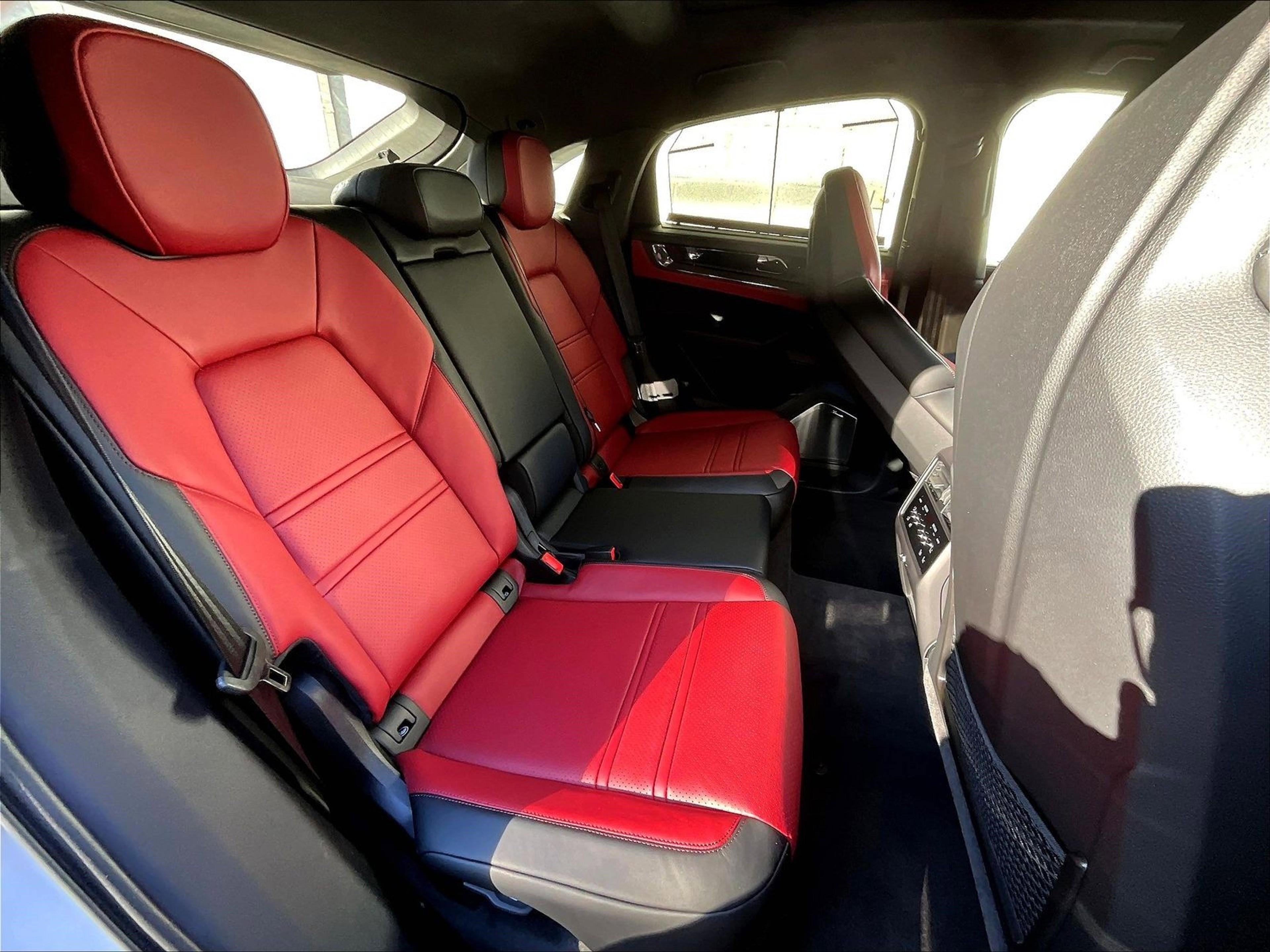 New 2026 Porsche Cayenne GTS image 21