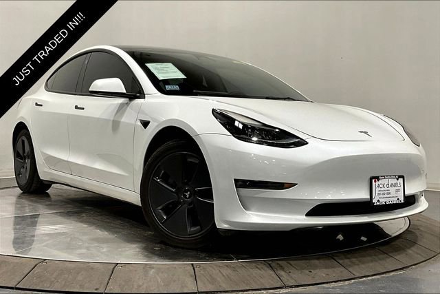 Used 2023 Tesla Model 3 Standard Range image 9