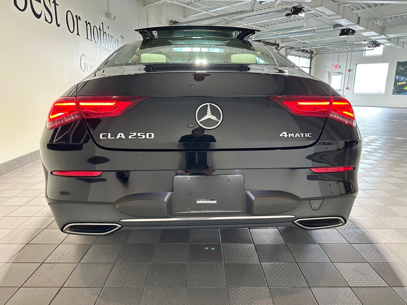 Used 2023 Mercedes-Benz CLA 250 4MATIC image 5