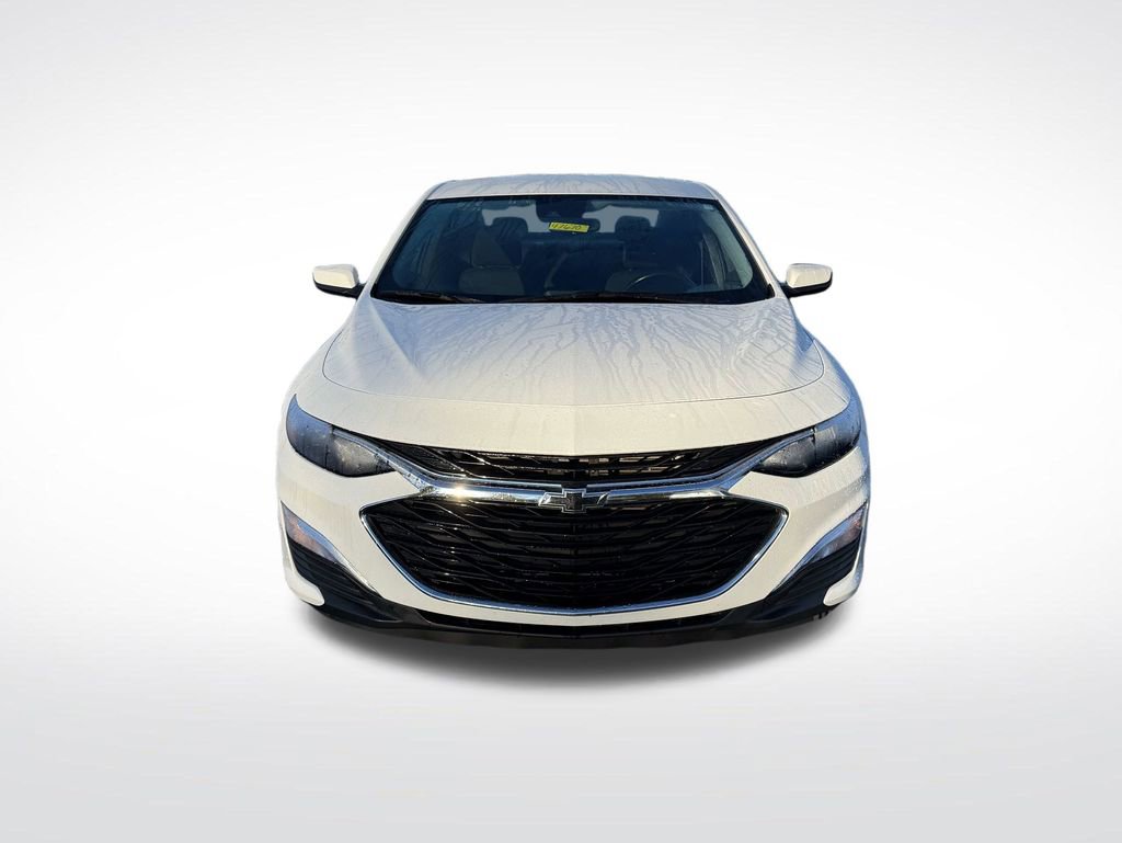 Used 2022 Chevrolet Malibu RS image 3