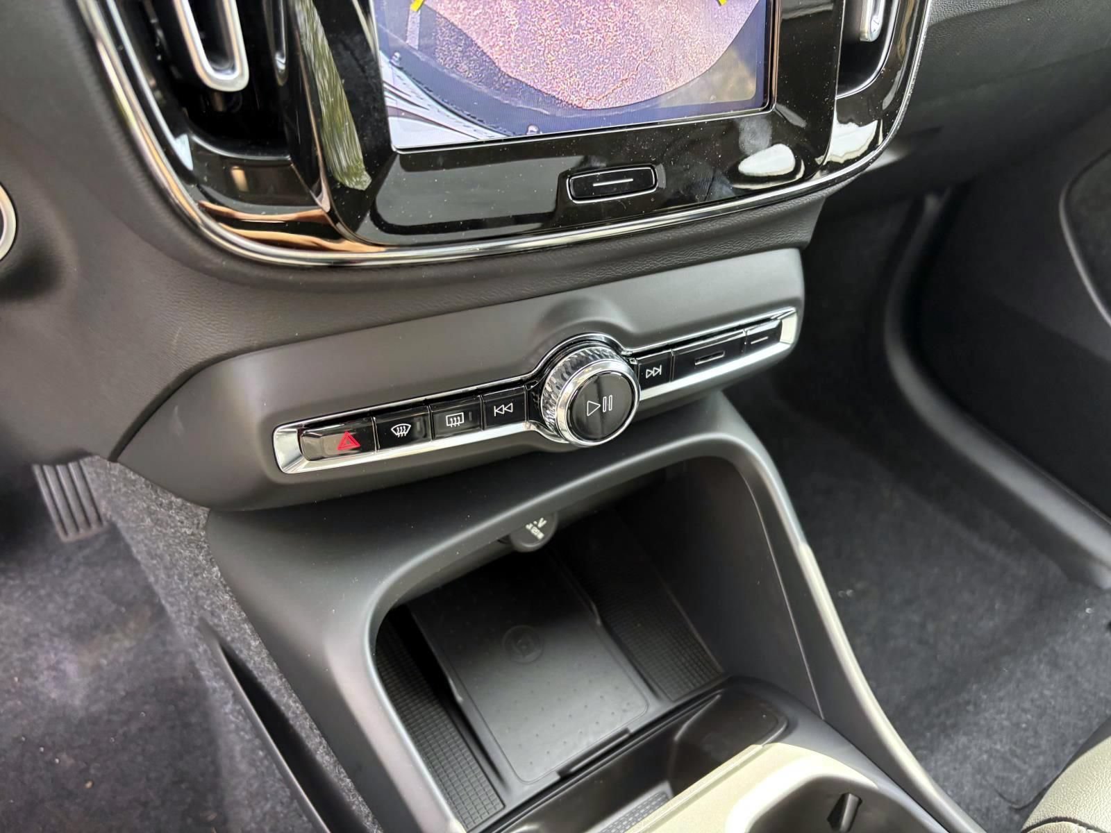 New 2026 Volvo XC40 B5 Core w/ Protection Package Premier AWD/4WD image 21