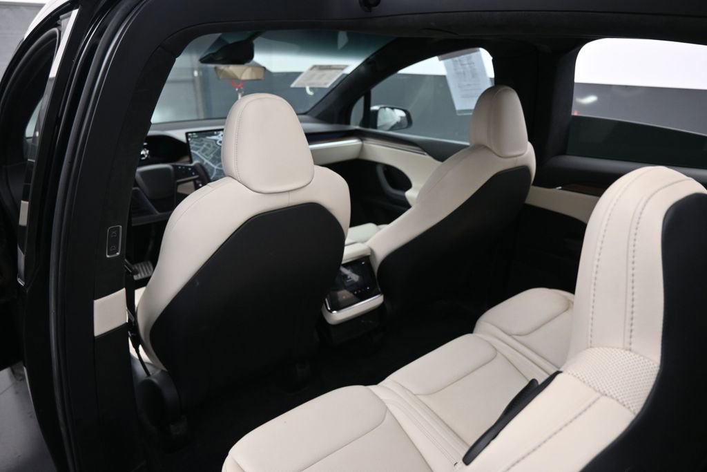Used 2022 Tesla Model X image 23