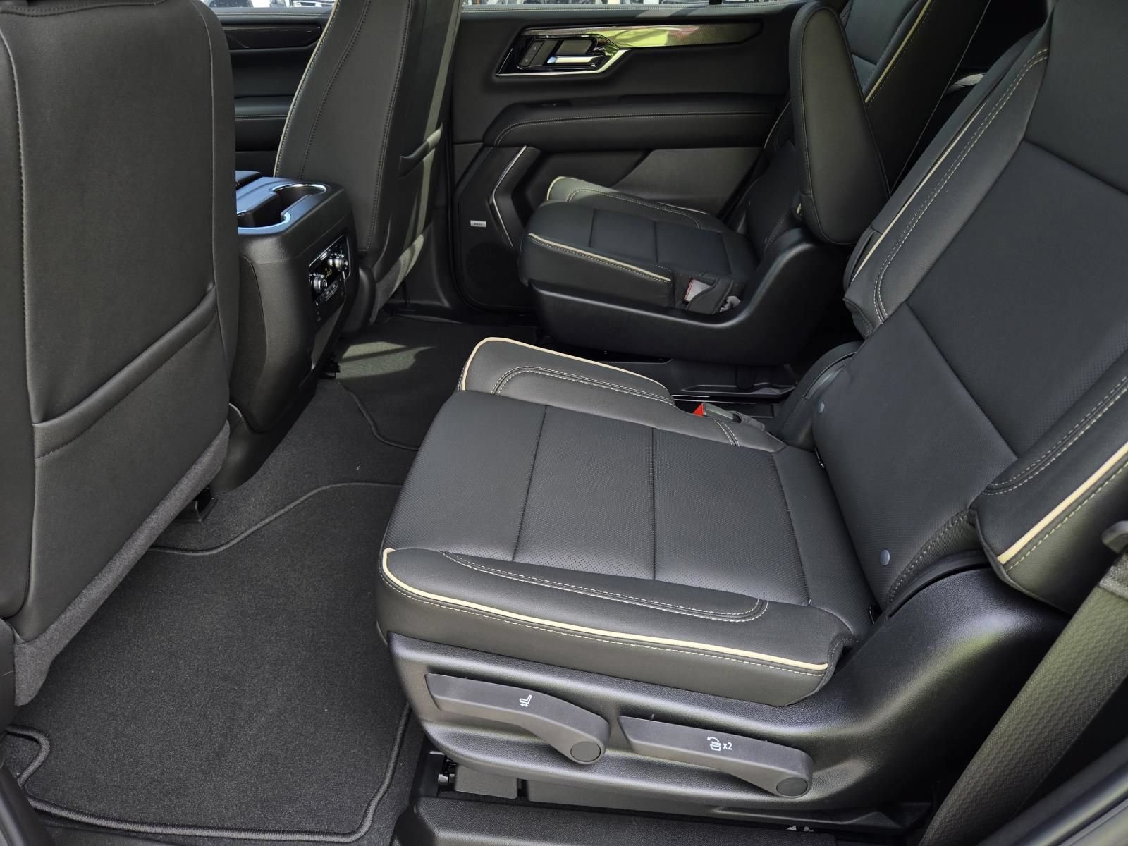 New 2026 GMC Yukon Elevation RWD image 4