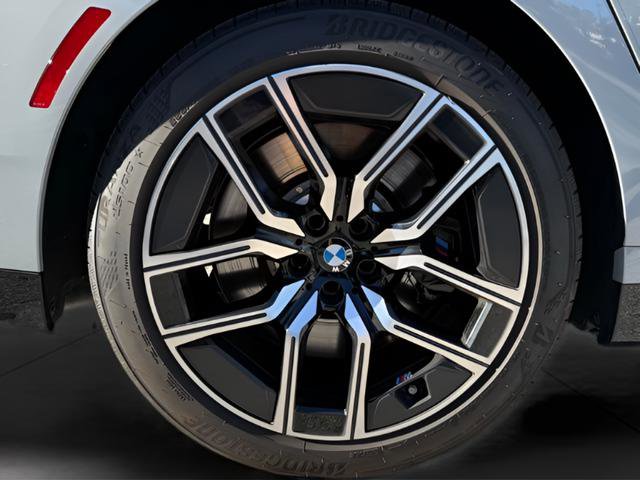 Used 2024 BMW 760i xDrive w/ Premium Package 2 image 11