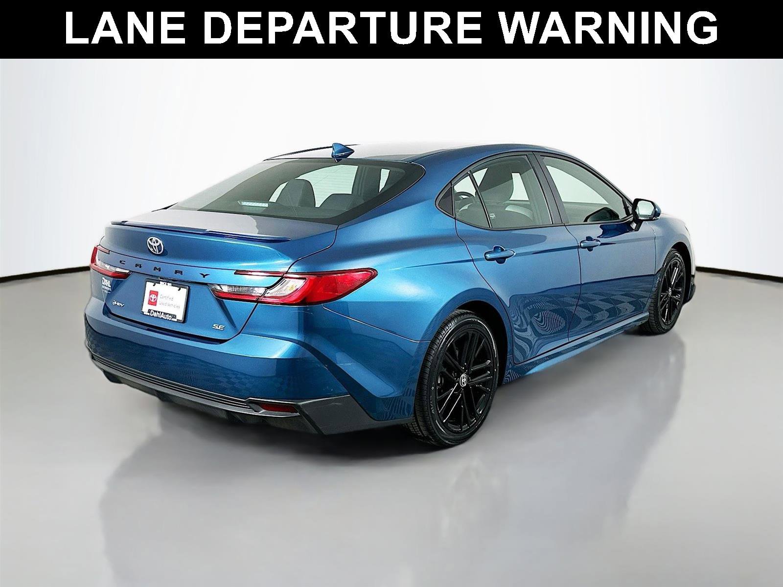 Used 2025 Toyota Camry SE image 7