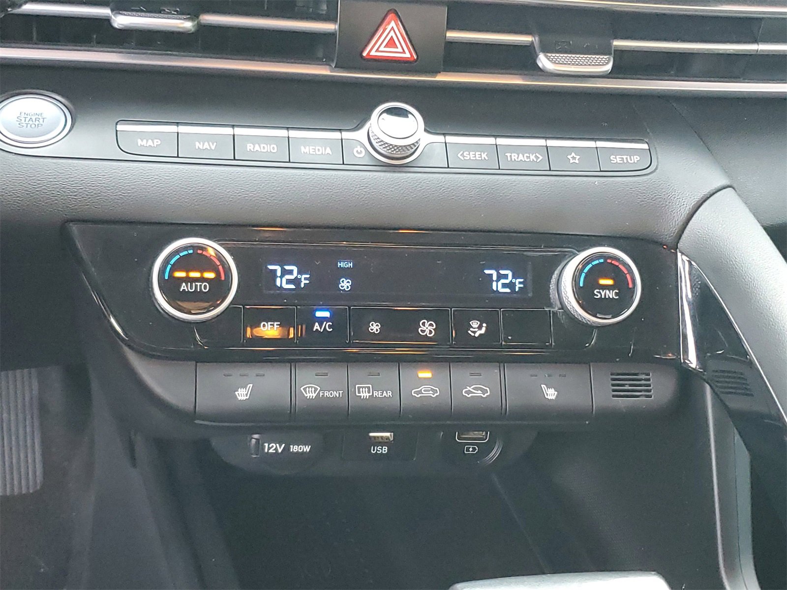 Used 2023 Hyundai Elantra SEL w/ Convenience Package image 18