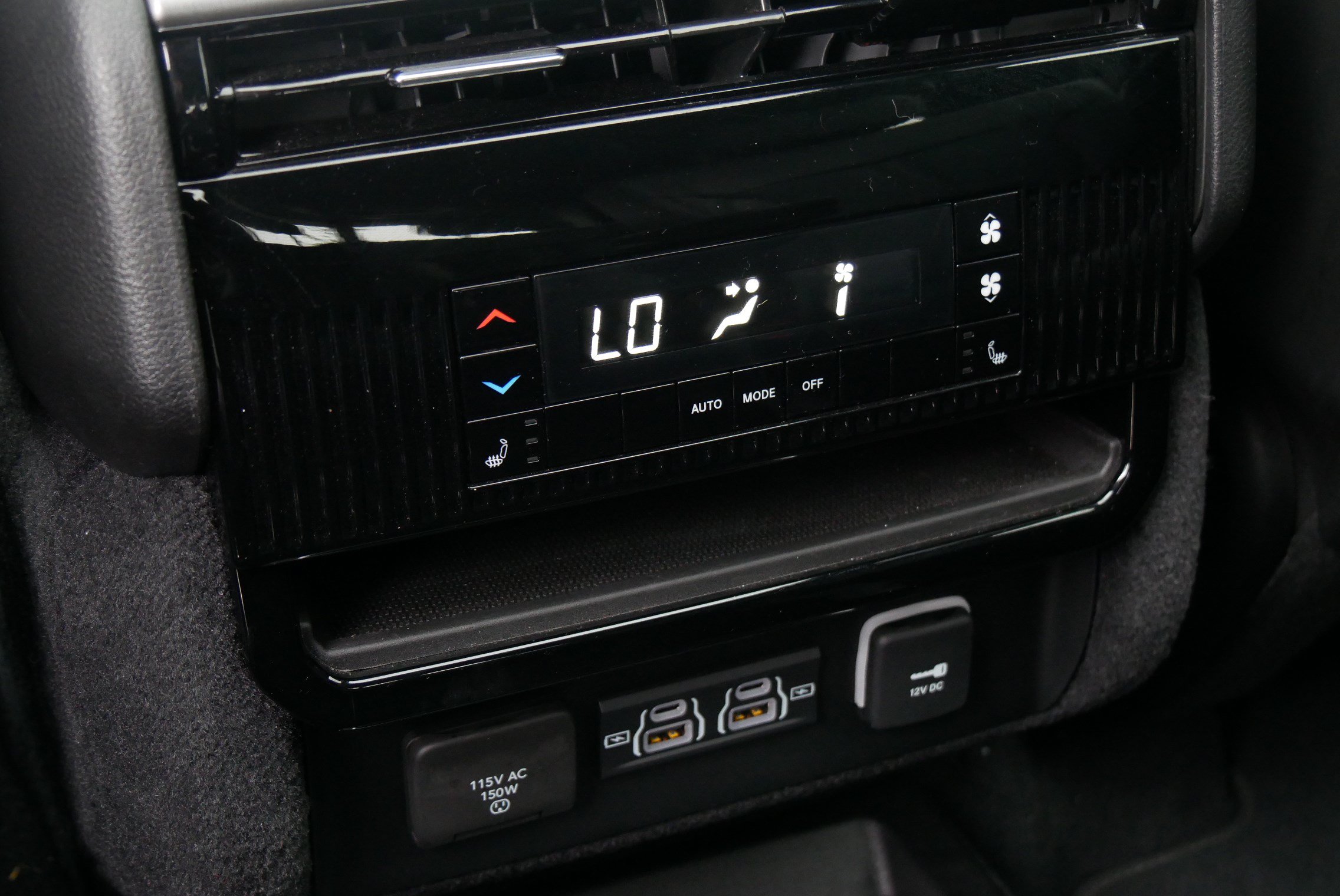 Used 2023 Jeep Wagoneer Series II AWD/4WD image 27