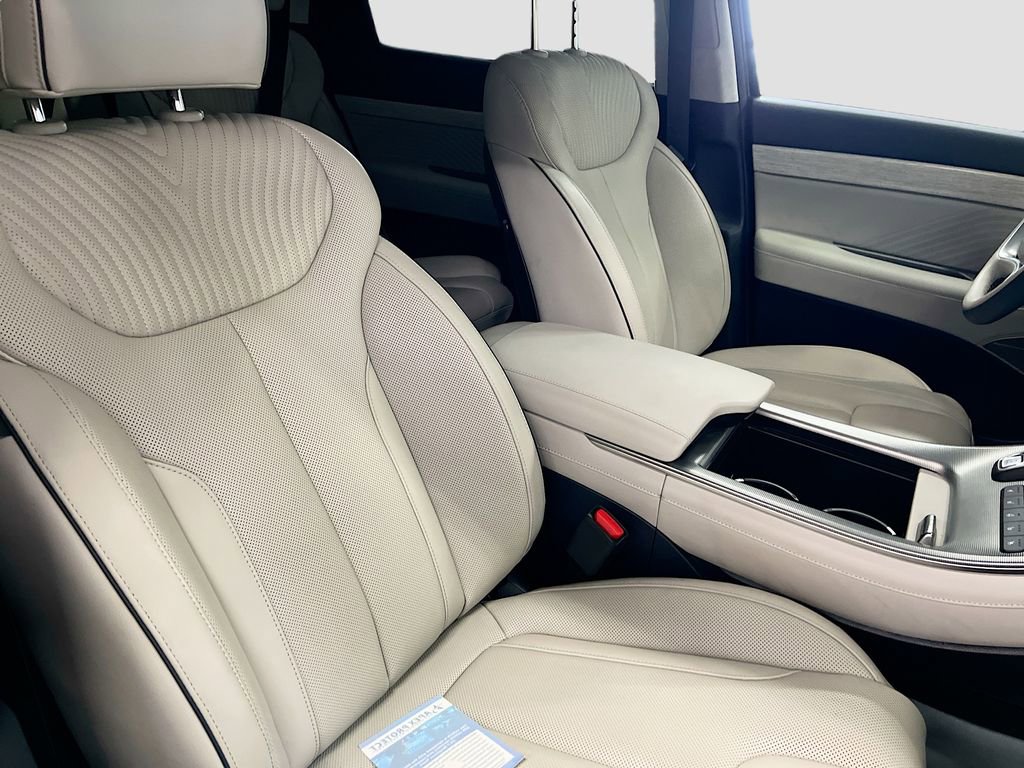 Used 2025 Hyundai Palisade Calligraphy FWD image 32