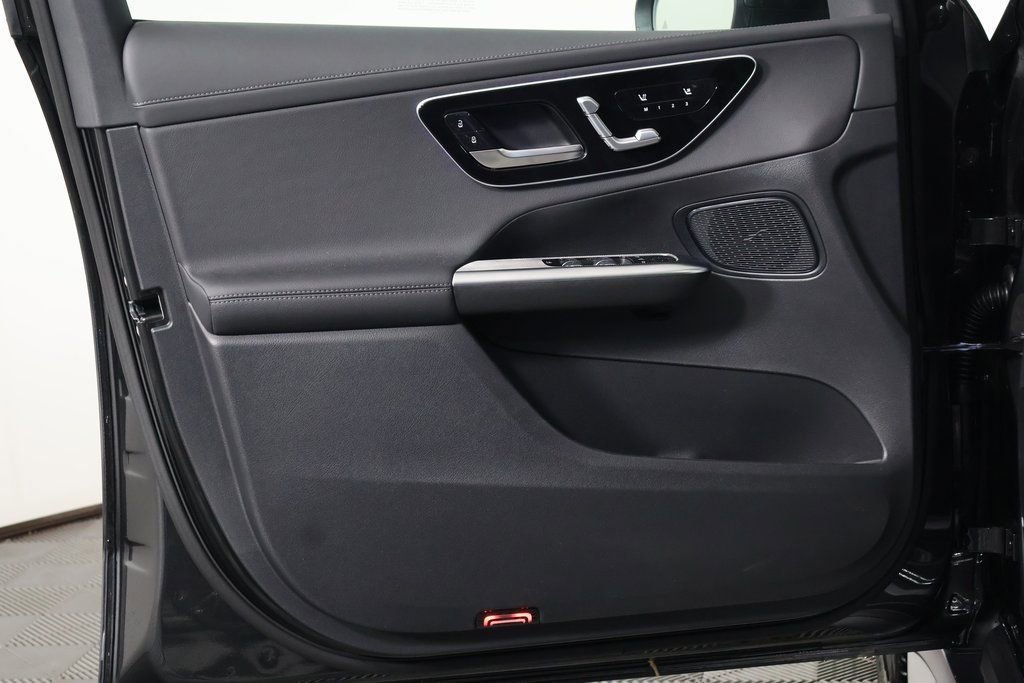New 2026 Mercedes-Benz GLC 300 image 7