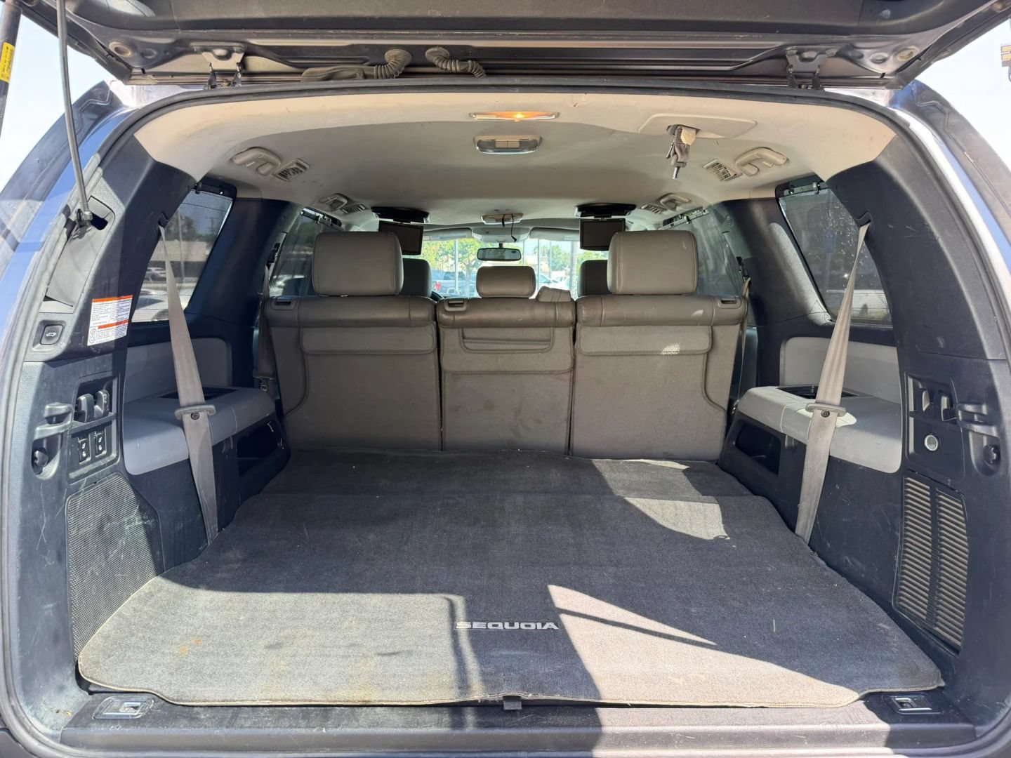 Used 2016 Toyota Sequoia Limited w/ Safety & Convenience Package AWD/4WD image 16