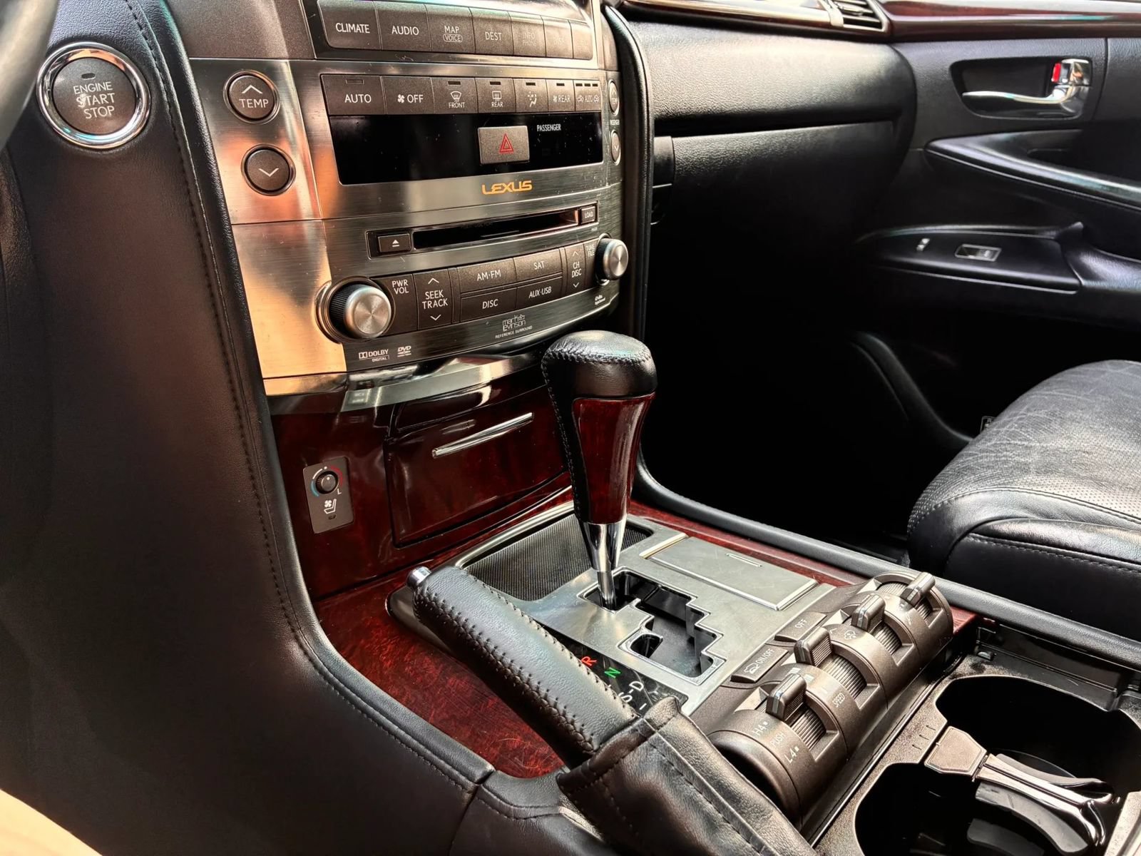 Used 2011 Lexus LX 570 4WD w/ Luxury Pkg image 30