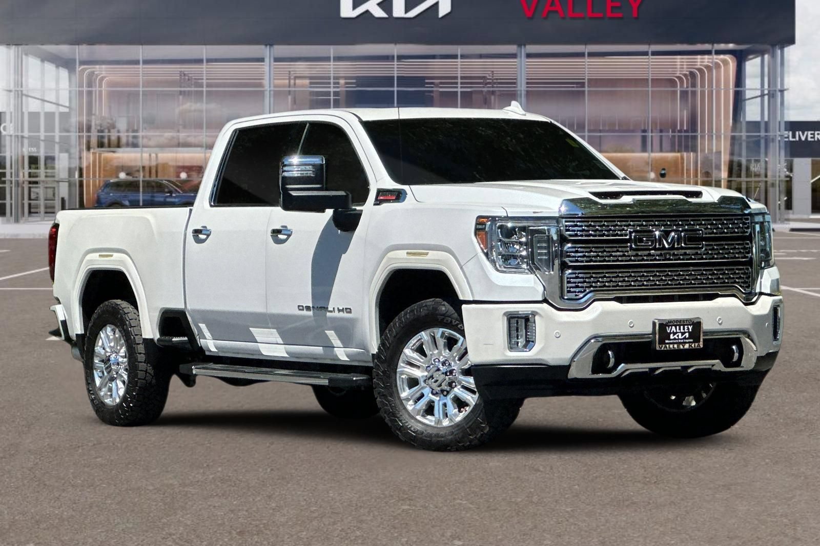 Used 2020 GMC Sierra 2500 Denali w/ Denali Ultimate Package AWD/4WD image 2