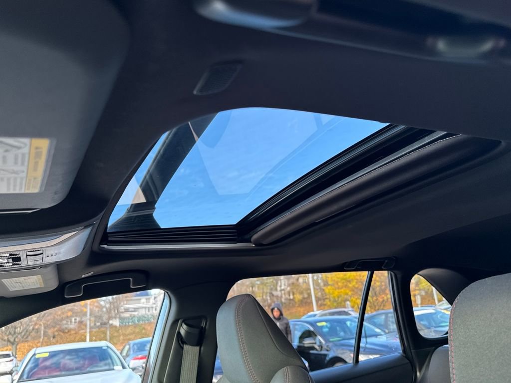 Used 2023 Toyota RAV4 SE image 32