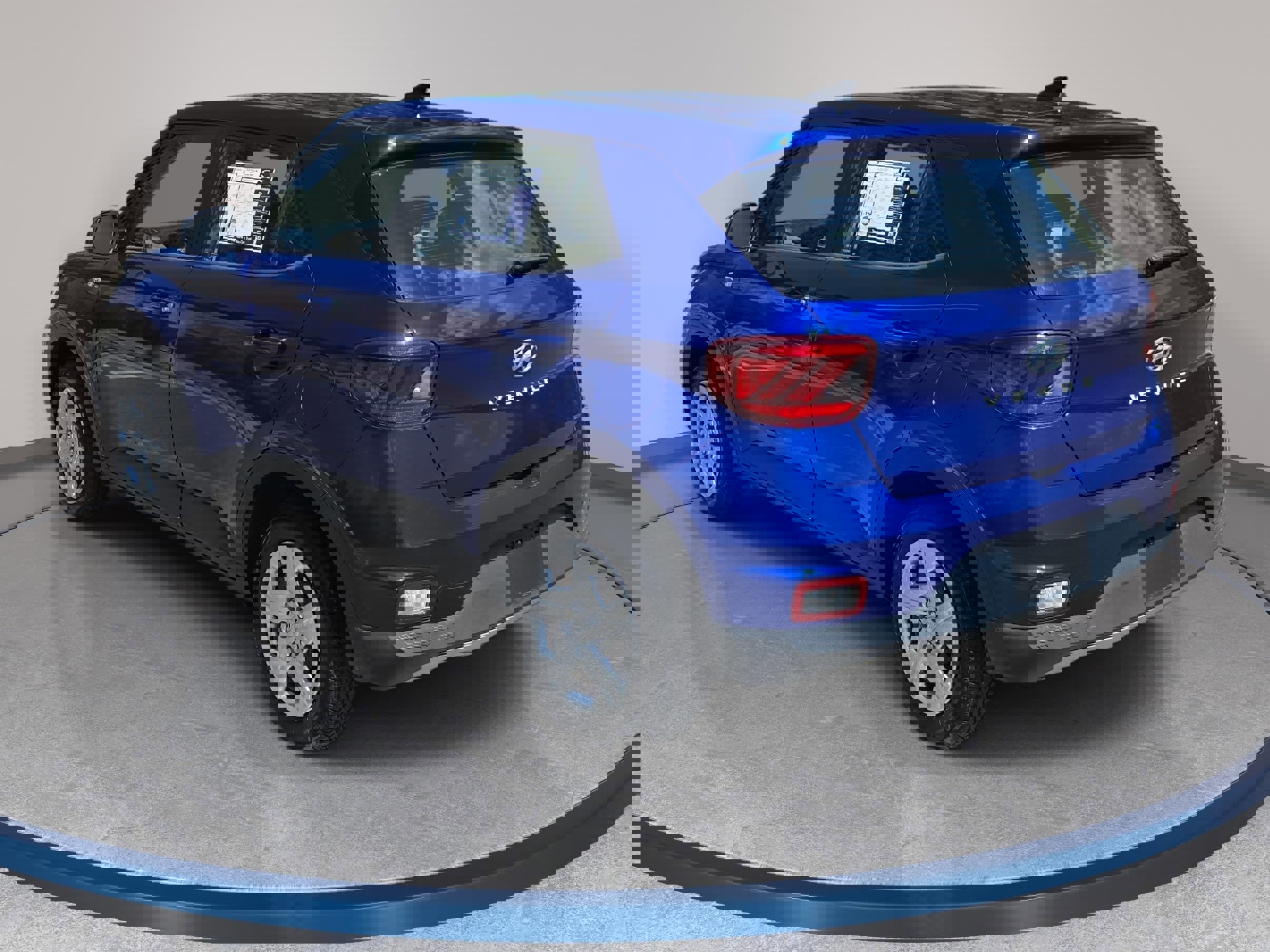 Used 2020 Hyundai Venue SE image 7