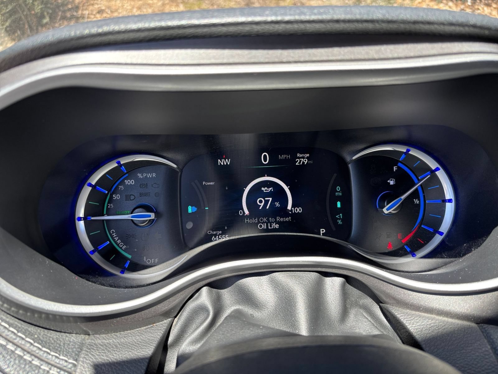 Used 2023 Chrysler Pacifica Touring-L FWD image 42