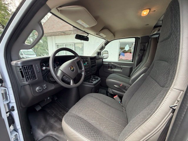 Used 2025 Chevrolet Express 2500 w/ Driver Convenience Package RWD image 10