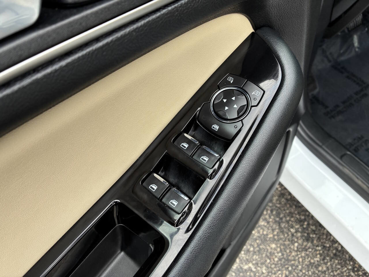 Used 2017 Ford Edge SEL w/ Equipment Group 201A image 26