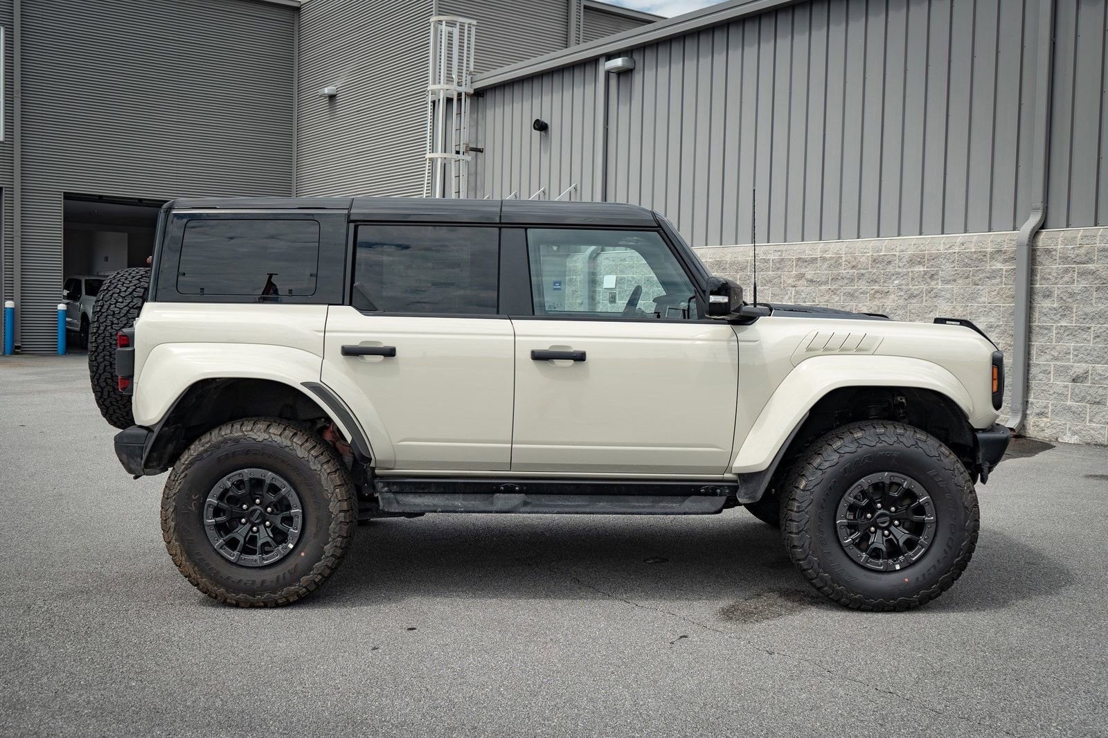 Used 2025 Ford Bronco Raptor image 25