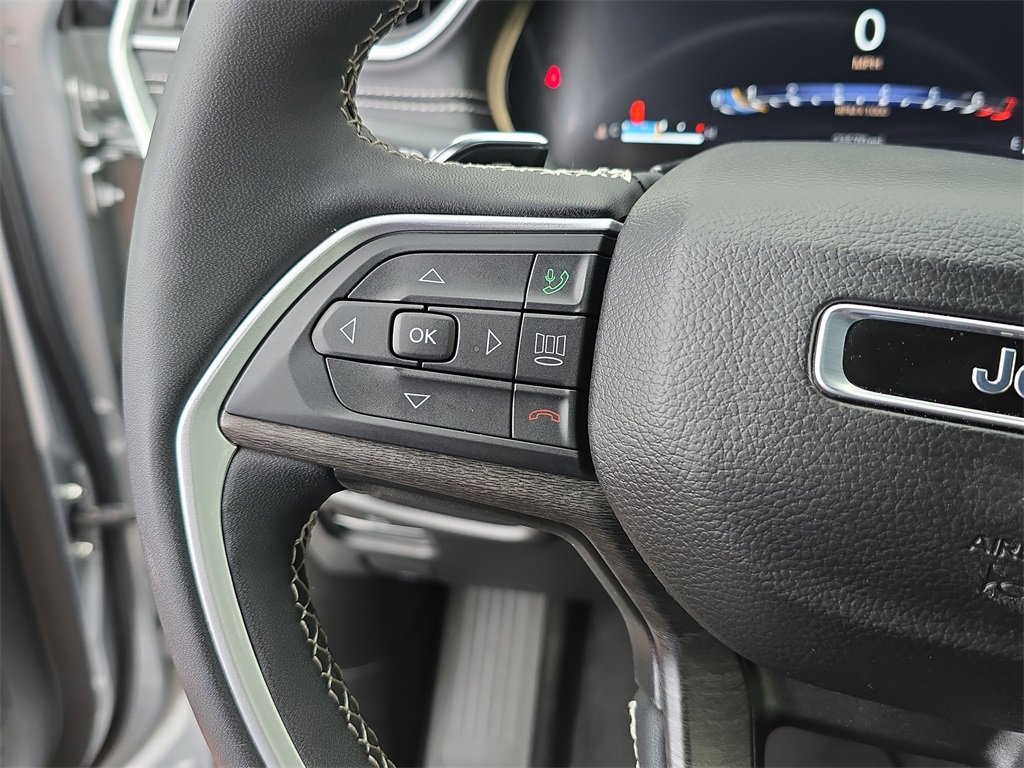 Used 2024 Jeep Grand Cherokee L Limited w/ Luxury Tech Group II image 21