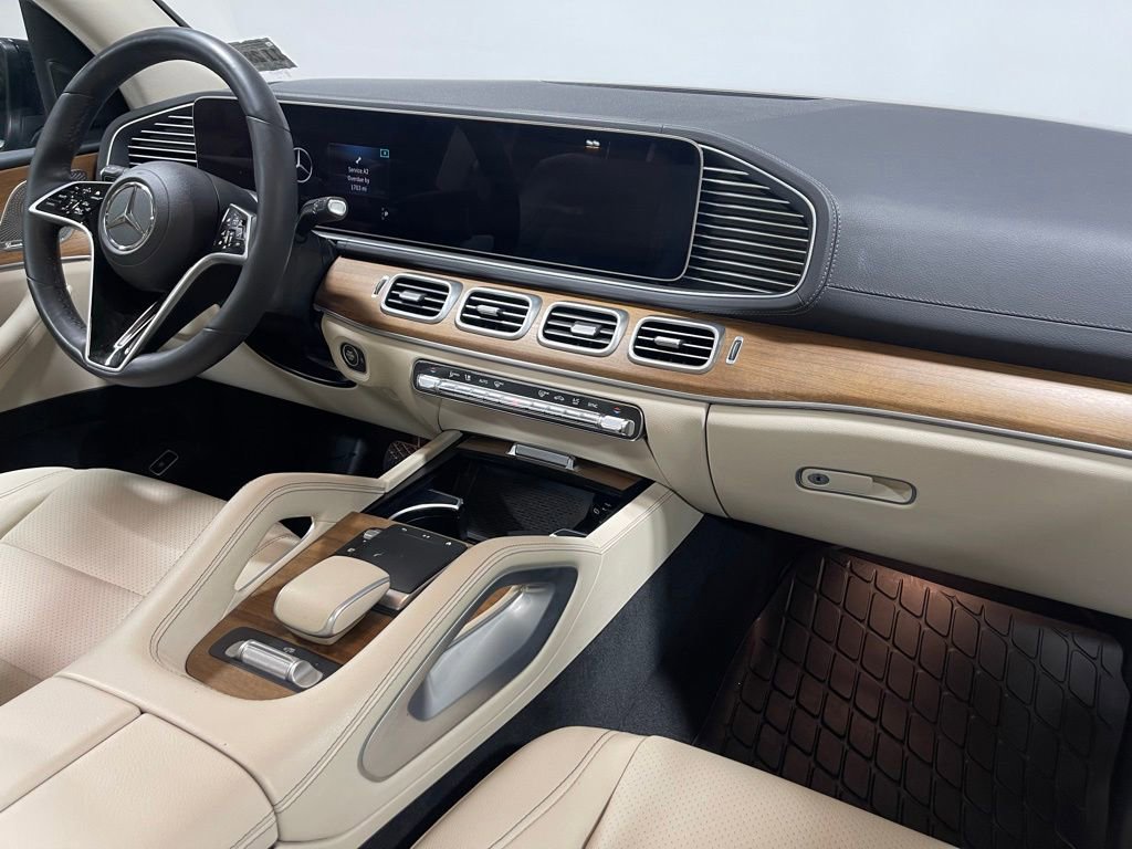 Used 2024 Mercedes-Benz GLS 450 4MATIC image 28