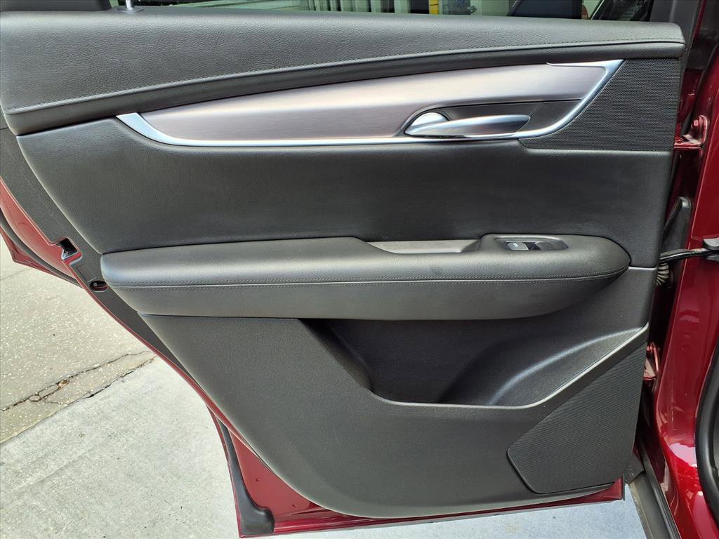 Used 2017 Cadillac XT5 Luxury w/ Driver Awareness Package FWD image 17