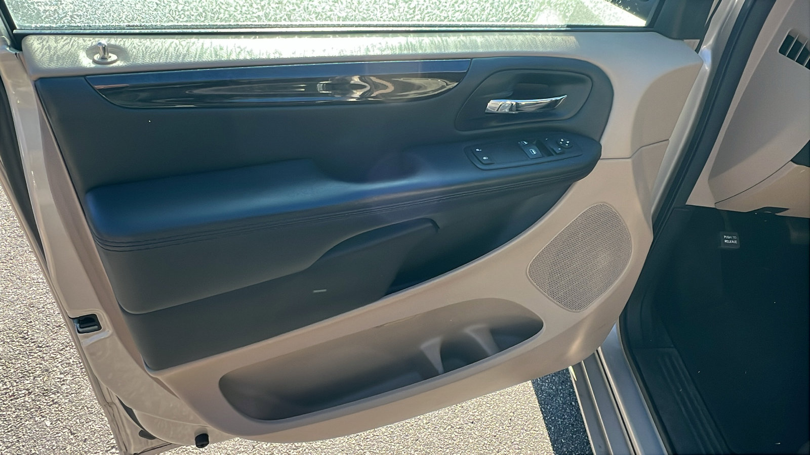 Used 2016 Dodge Grand Caravan SE w/ Quick Order Package 29E SE image 14