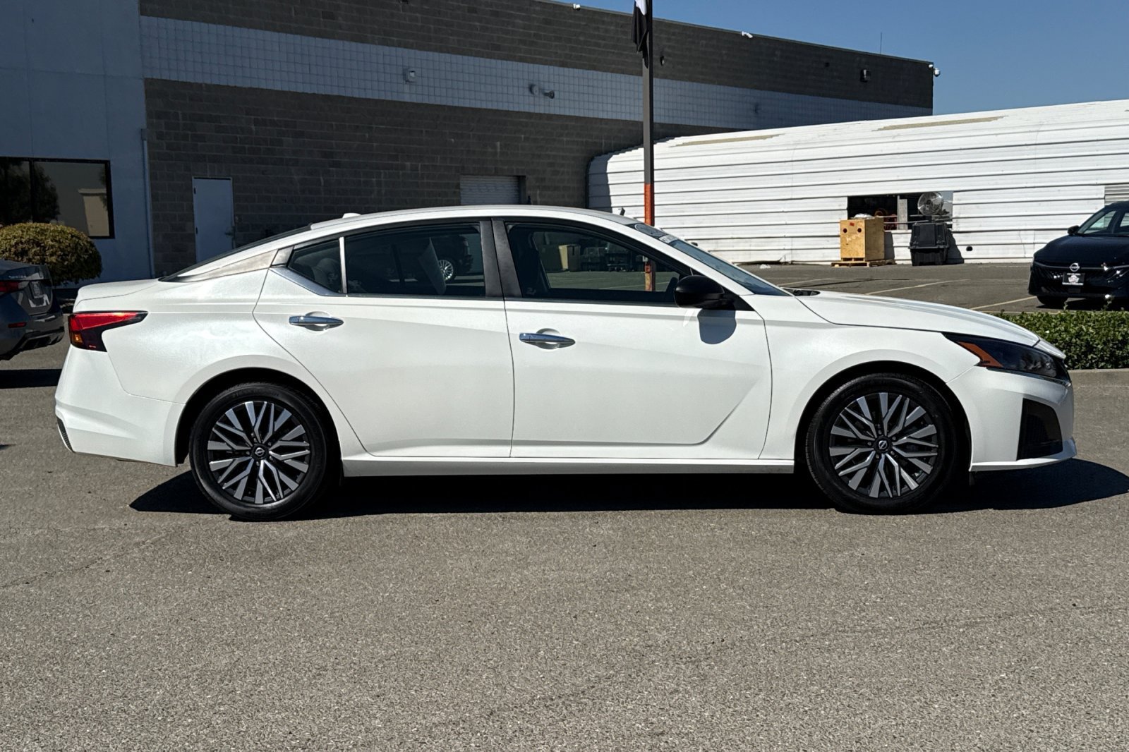 Certified 2024 Nissan Altima 2.5 SV FWD image 3