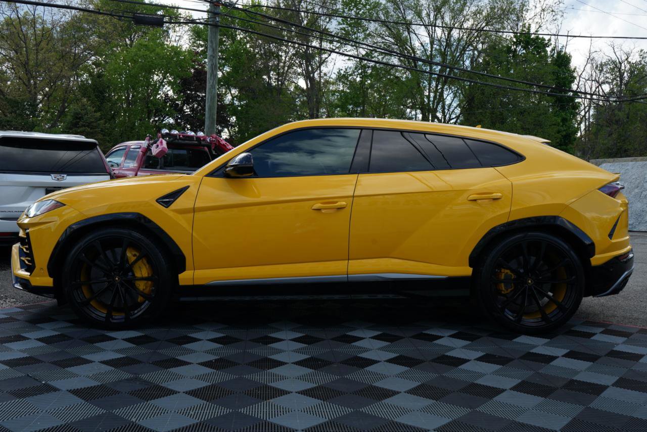 Used 2020 Lamborghini Urus AWD/4WD image 11