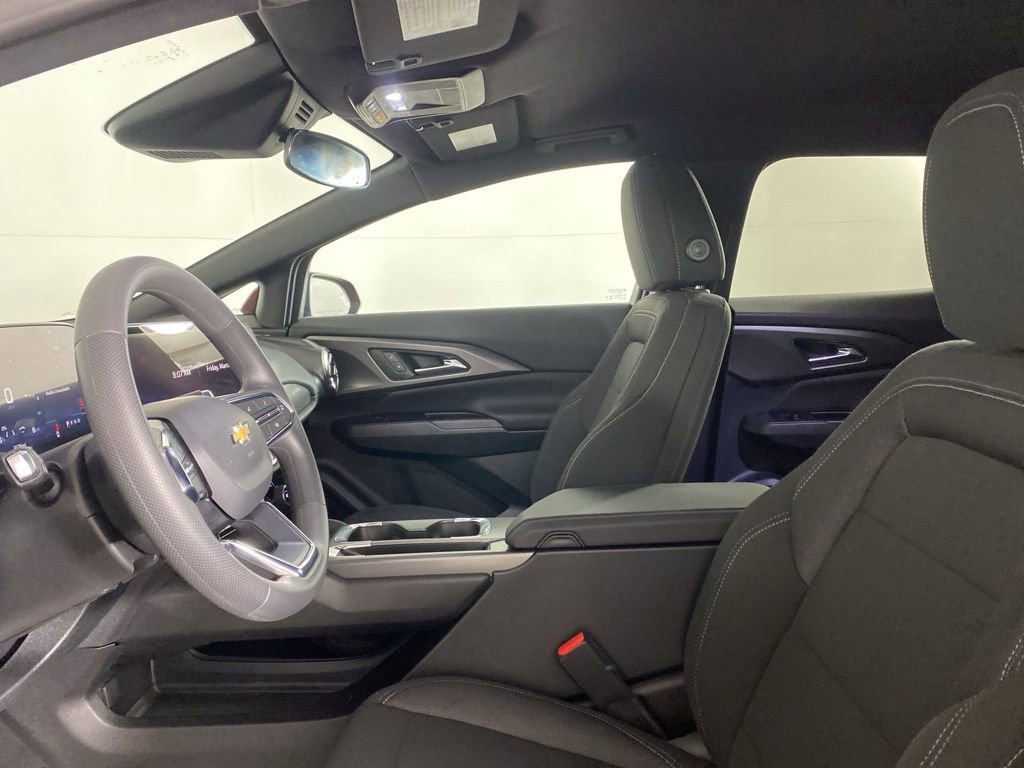 Used 2026 Chevrolet Equinox EV LT image 23