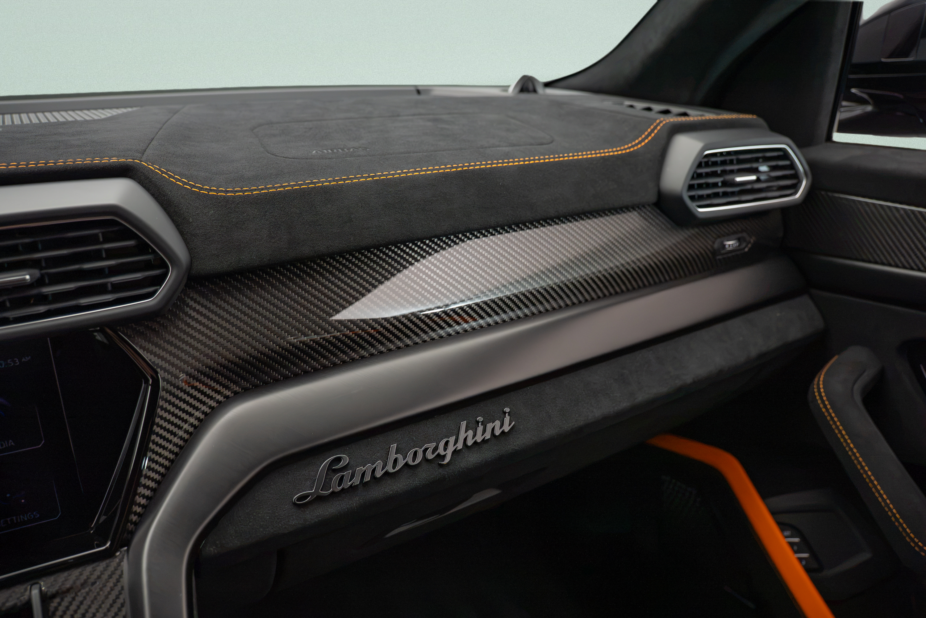 Used 2024 Lamborghini Urus Performante AWD/4WD image 7