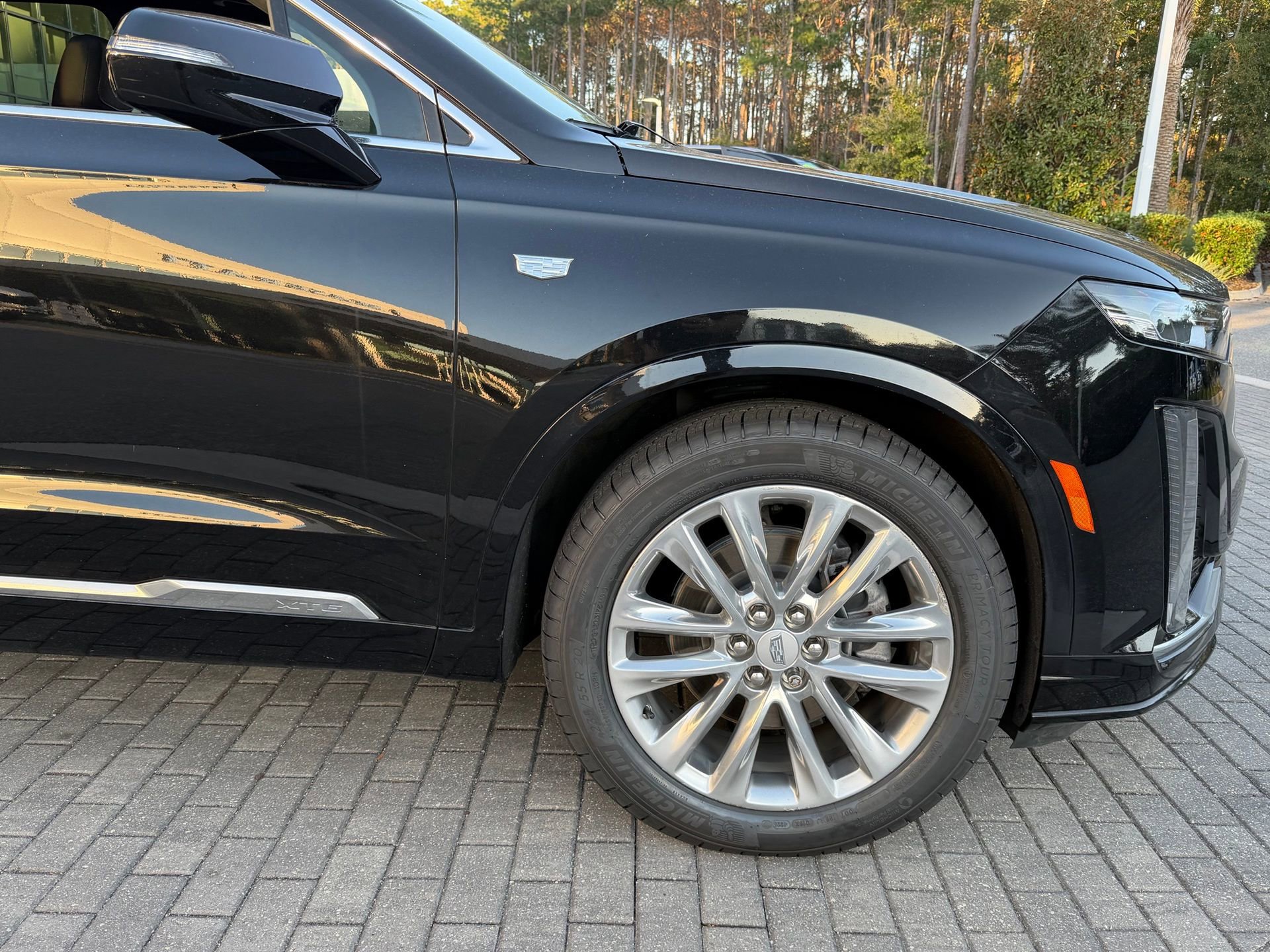 Used 2022 Cadillac XT6 Premium Luxury image 6