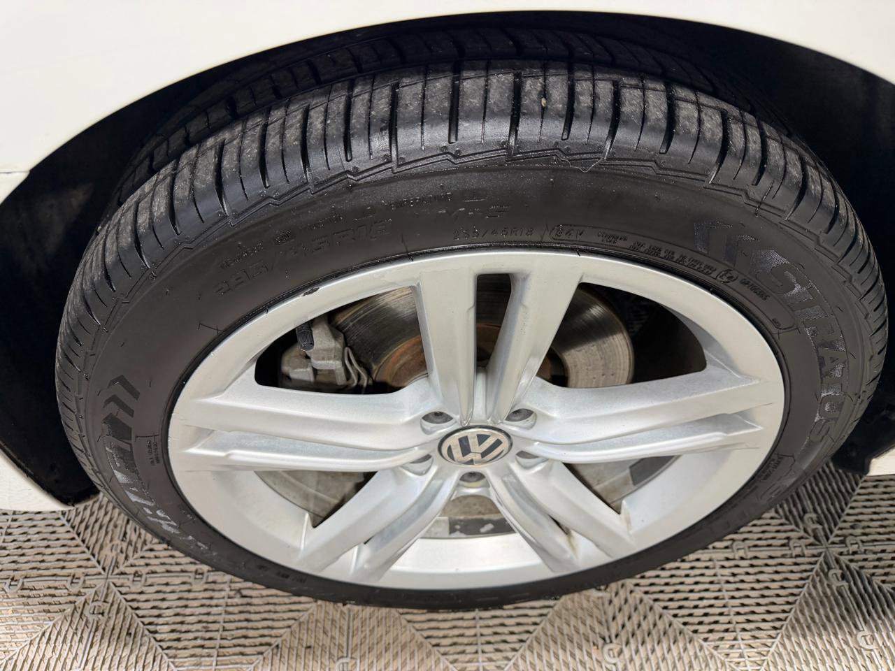 Used 2013 Volkswagen Passat TDI SEL Premium image 28