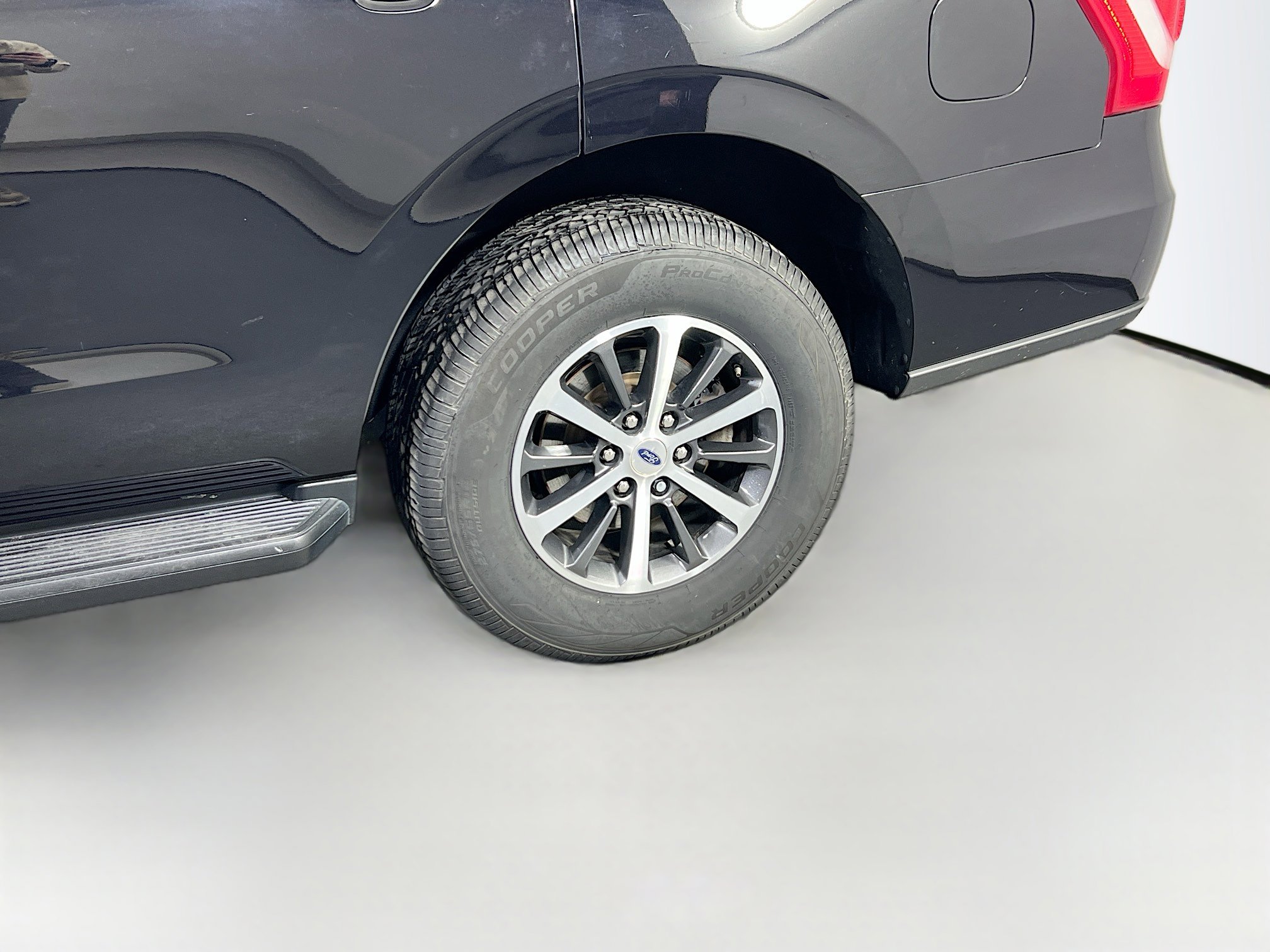 Used 2021 Ford Expedition XLT image 29