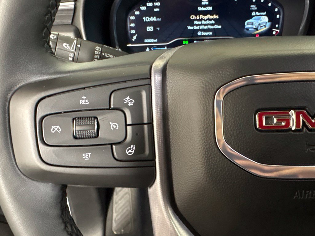 Used 2024 GMC Yukon SLT w/ SLT Luxury Package RWD image 18