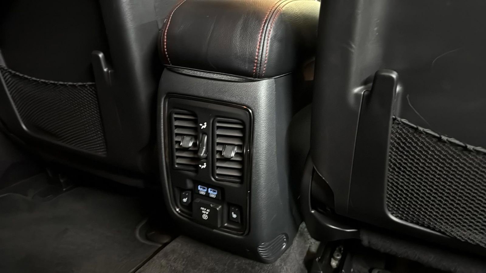 Used 2018 Dodge Durango R/T w/ Blacktop Package image 28