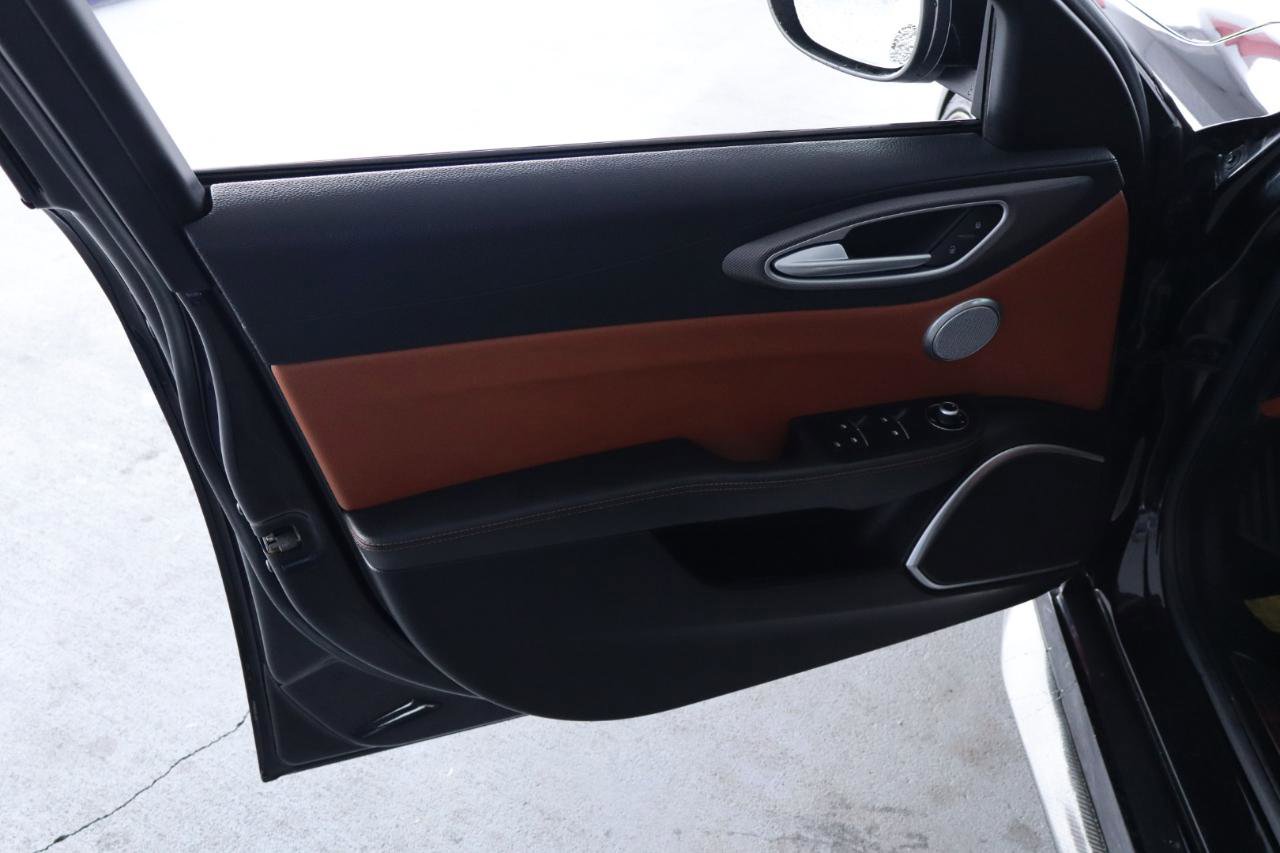 Used 2019 Alfa Romeo Giulia Ti Sport w/ Quick Order Package 22U Sport image 12