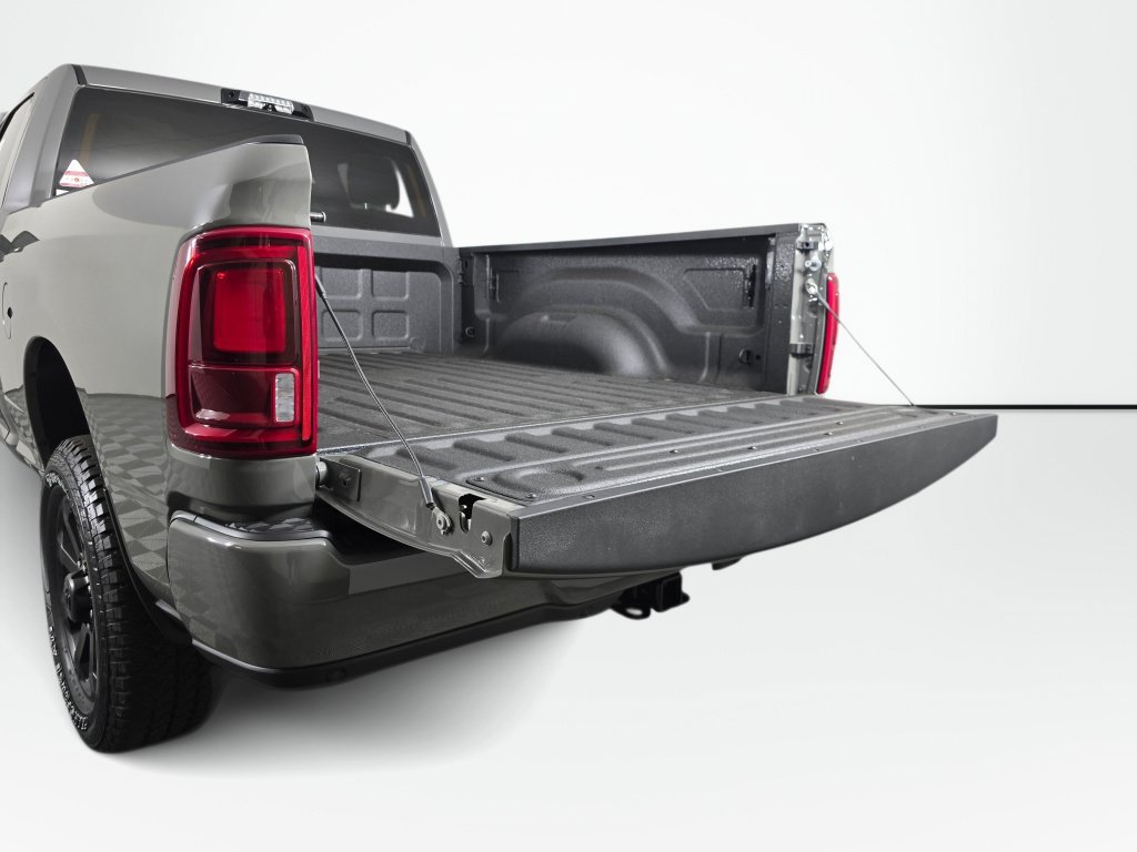 New 2026 RAM 3500 Big Horn AWD/4WD image 15