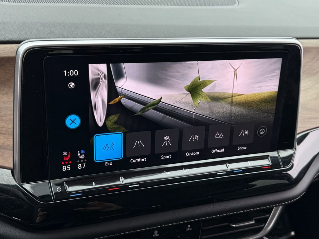 Used 2024 Volkswagen Atlas SE image 32